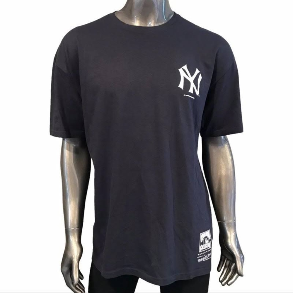 Mitchell & Ness Cooperstown Collection Navy Yankees T shirt. With tags.